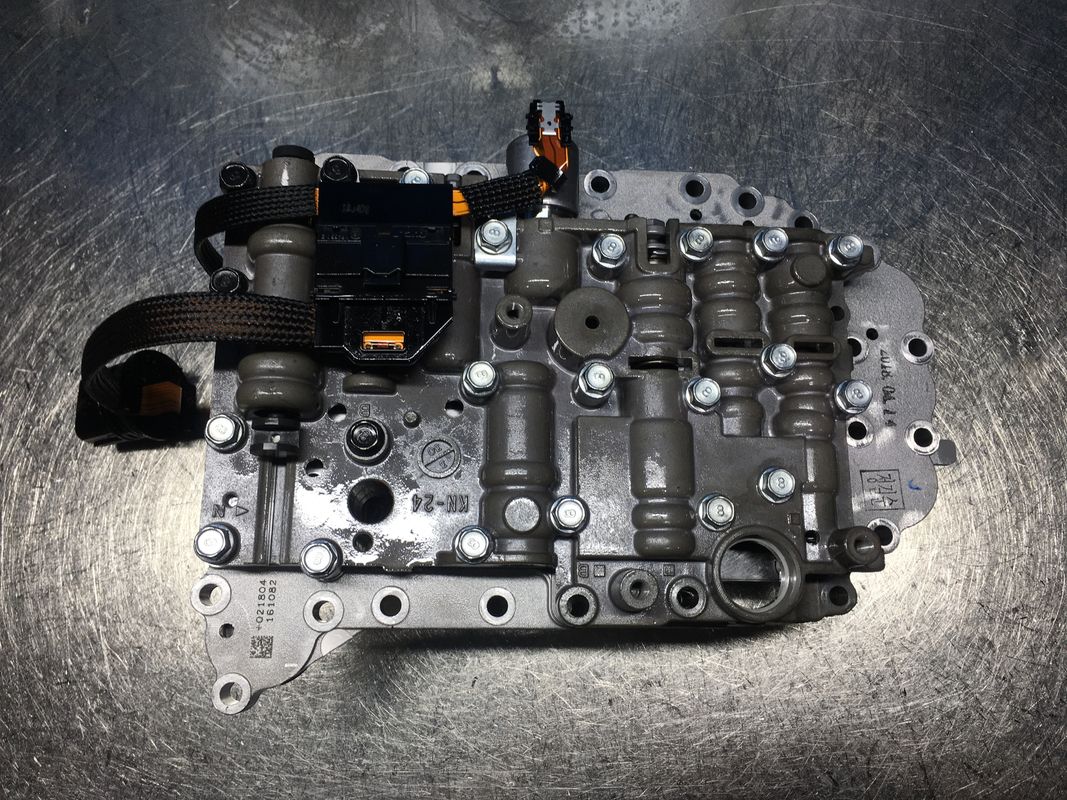 K2500 A4CF1 جسم صمام ناقل النقل OEM NO 4621023000 4621023020 لهيونداي كيا قطع غيار