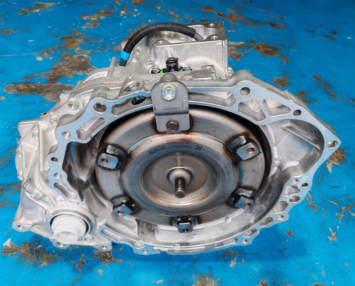 عبارة عن علبة نقل أوتوماتيكية ذات أربع سرعات من طراز AISIN SSII TS-40SN